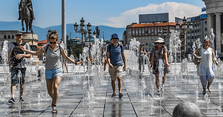 Trudnice i stariji od 60 u Makedoniji zbog vrućina ne moraju na posao