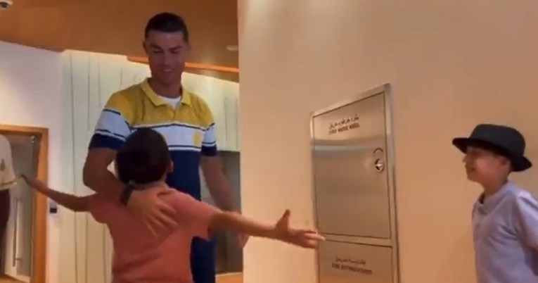 VIDEO Dječak spašen iz ruševina želio je na Ronaldovu utakmicu. Želja mu je ispunjena