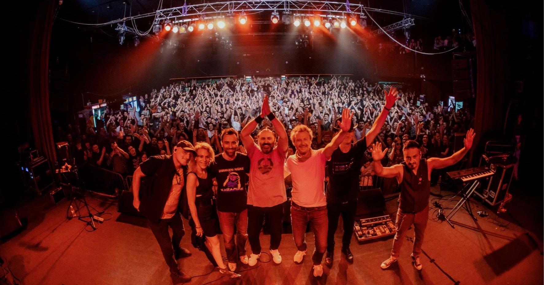 Zabranjeno pušenje tri i pol sata sviralo u Zagrebu, koncert završio Mišinim hitom