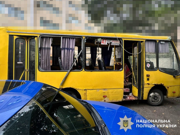 Rusi u napadu pogodili autobus, četvero mrtvih. "Normalna osoba to ne može zamisliti"