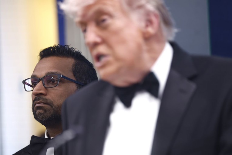 FBI u Bijeloj kući uzimao mobitele zbog curenja informacija o Trumpovu avionu