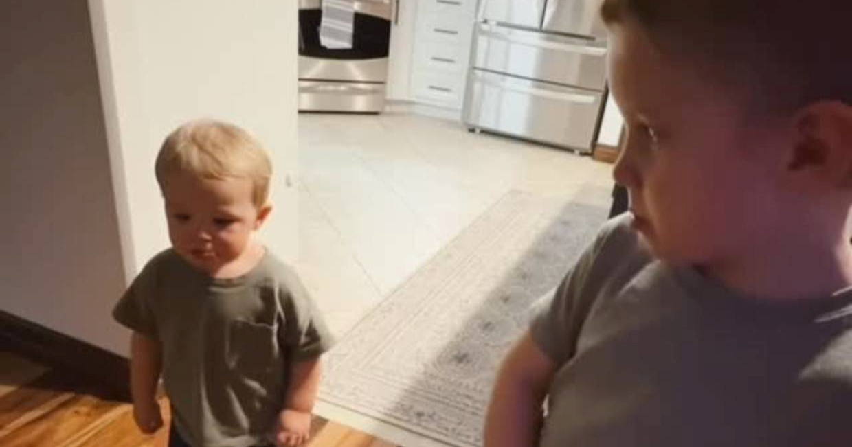 Viralni video izazvao raspravu: Zašto su djeca toliko vezana za svoje majke?