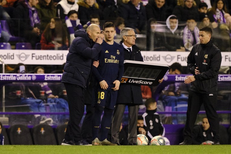 Zidane se odvalio od smijeha na pitanje zašto je Jovića poslao na tribine
