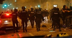 Prosvjednici u Madridu prevrtali kontejnere i bacali boce. Policija ih rastjerala