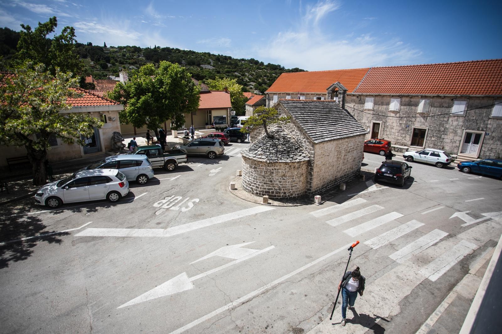 Testirat će se još stotinjak Bračana, dosad 41 zaraženi