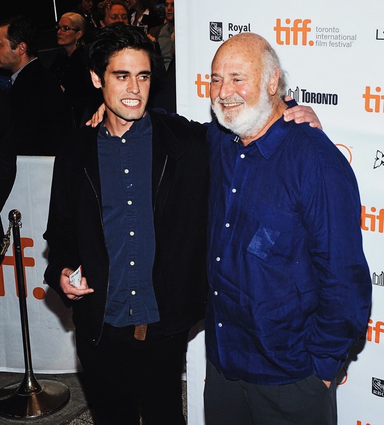 Sin Roba Reinera nakon ubojstva roditelja otišao u hotel, tuš je bio pun krvi