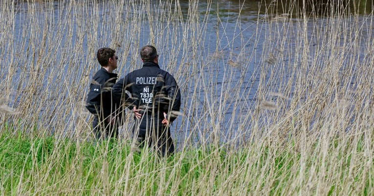 Ljudi u Berlinu mislili da rijekom plutaju mrtvaci, zvali policiju. Plutale su lutke