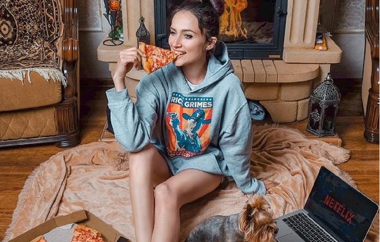 Tvrtka plaća 3100 kuna nekome tko će cijeli dan gledati Netflix i jesti pizzu