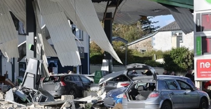 Sedam poginulih u eksploziji na benzinskoj u Irskoj, preživjele traže u ruševinama