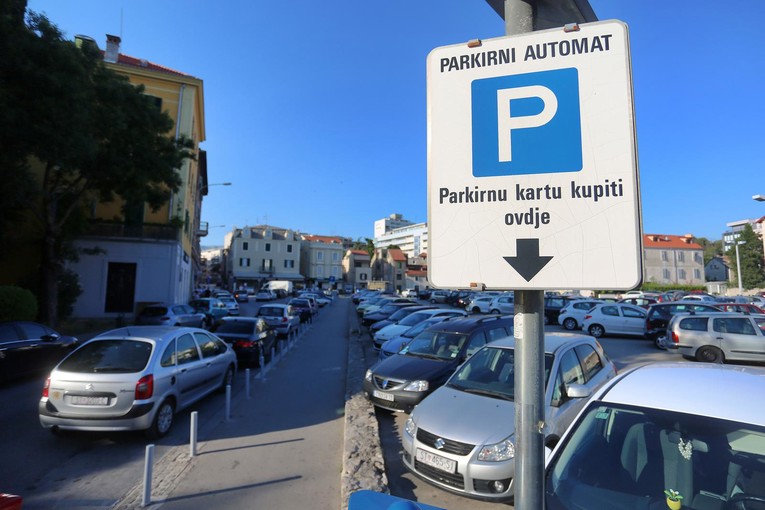 Splitski prometni redar ovaj mjesec dobio plaću od 5635 eura
