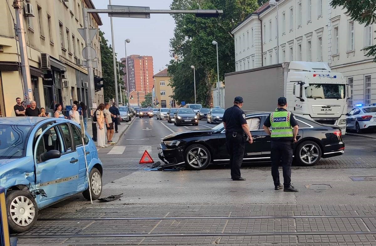 FOTO I VIDEO Anušić u prometnoj nesreći u centru Zagreba. Ima ozlijeđenih