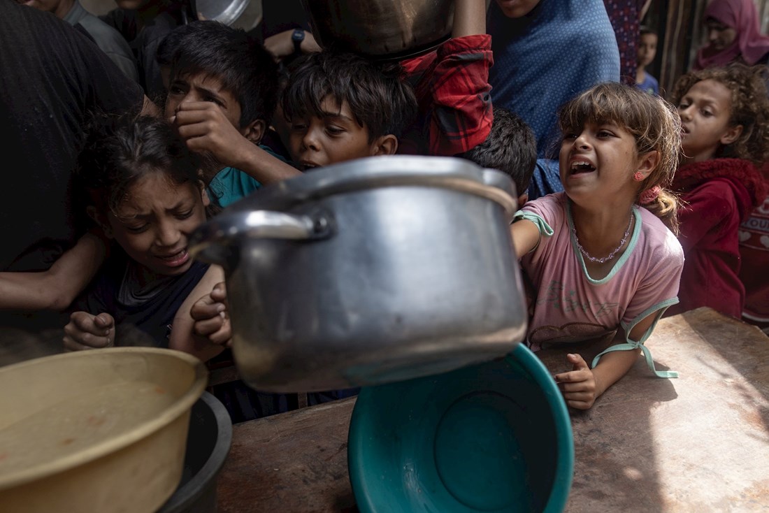 Izrael blokirao kamione, Gazi prijeti glad. "U 48 sati bi moglo umrijeti 14.000 beba"