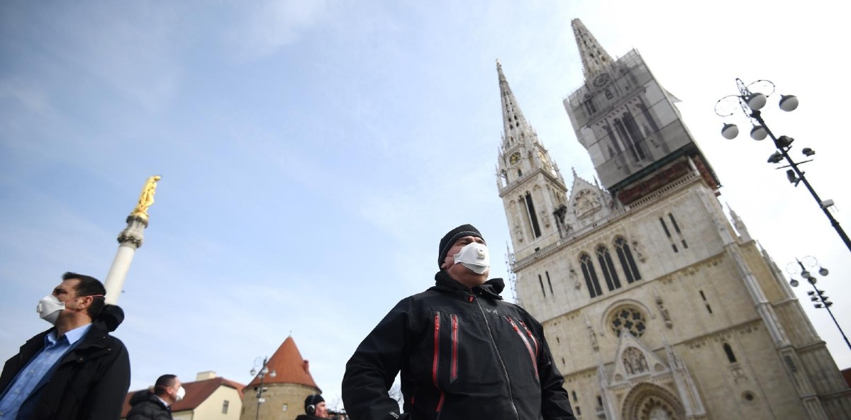 Ljudi, epidemija je veća opasnost od potresa. Držite razmak!