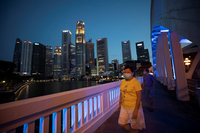 Singapur je uveo drastične mjere i obuzdavao zarazu. Sad ima veliki rast slučajeva