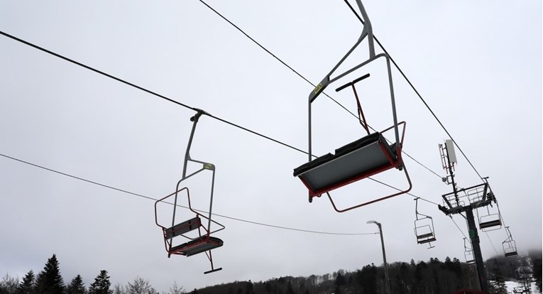 Na švicarskom skijalištu se pojavili novi sojevi korone, dva hotela su u karanteni