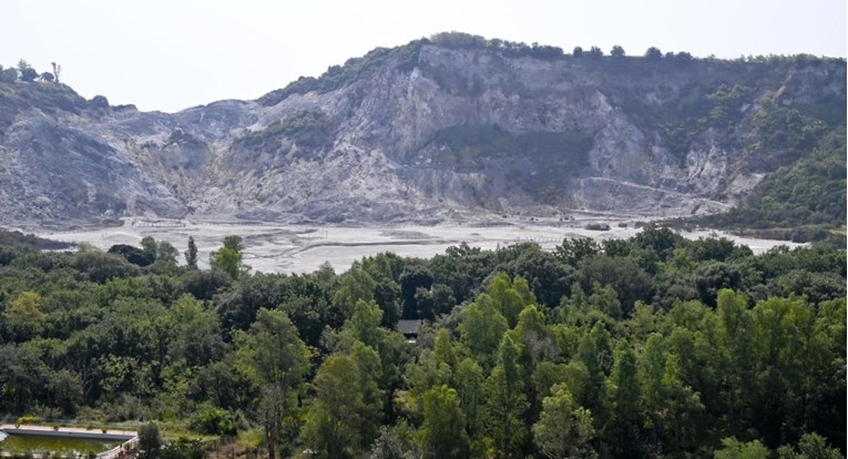 Stanovnici regije kod Napulja strahuju od erupcije vulkana