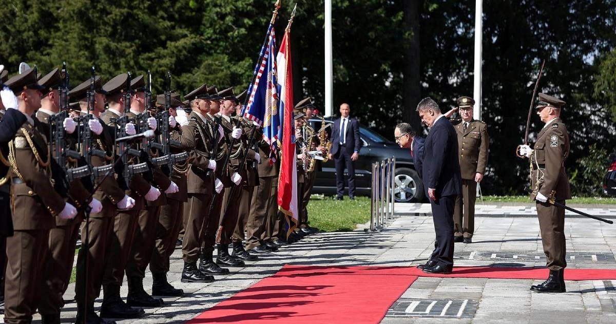 Sutra se u kompleksu Milanovićeva ureda očekuju dim i sirene, evo zašto