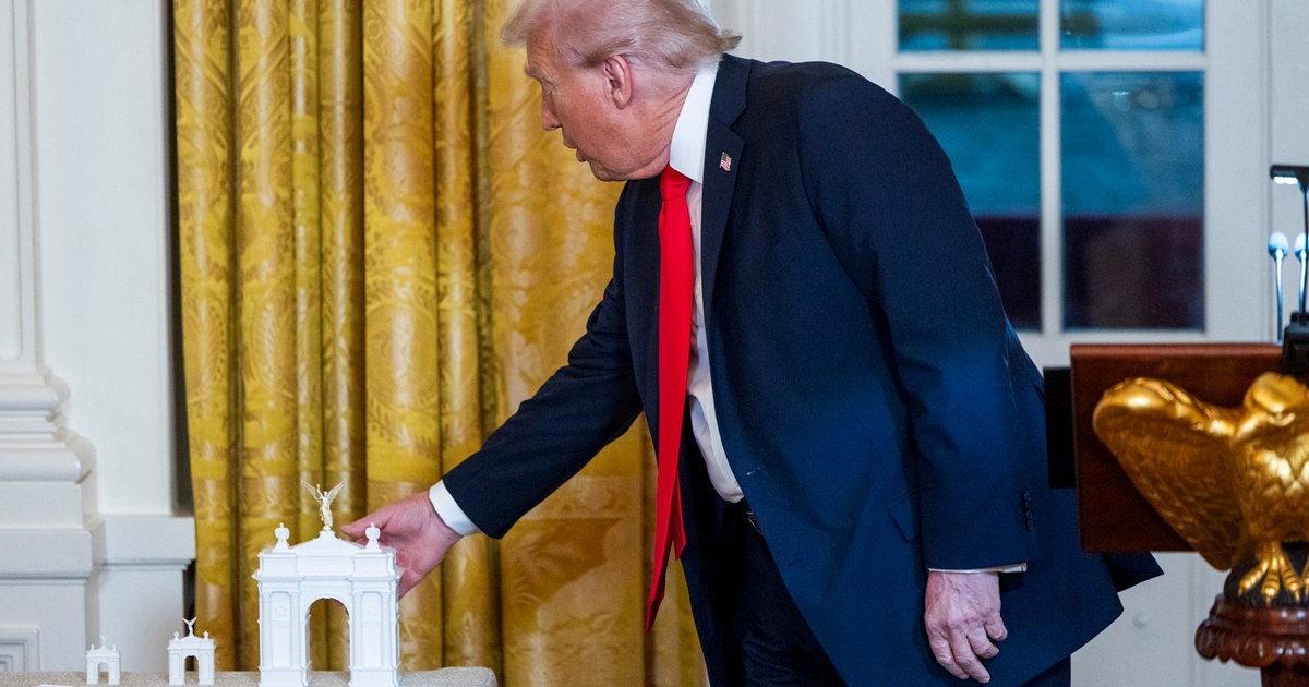 Trump: Gradimo luk, poput Slavoluka pobjede