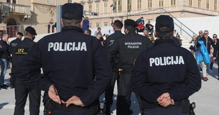 Internetom se širi poruka hrvatske policajke: "Ispričavamo se što radimo svoj posao"