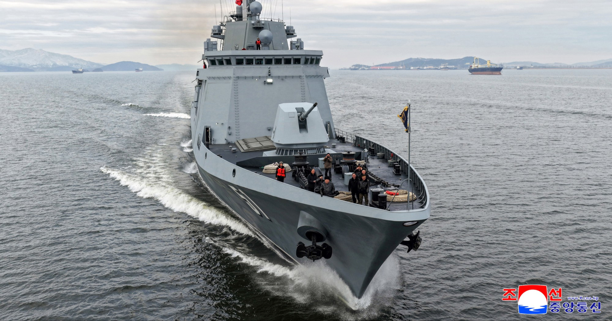 FOTO Kim Jong Un plovio na svom novom razaraču