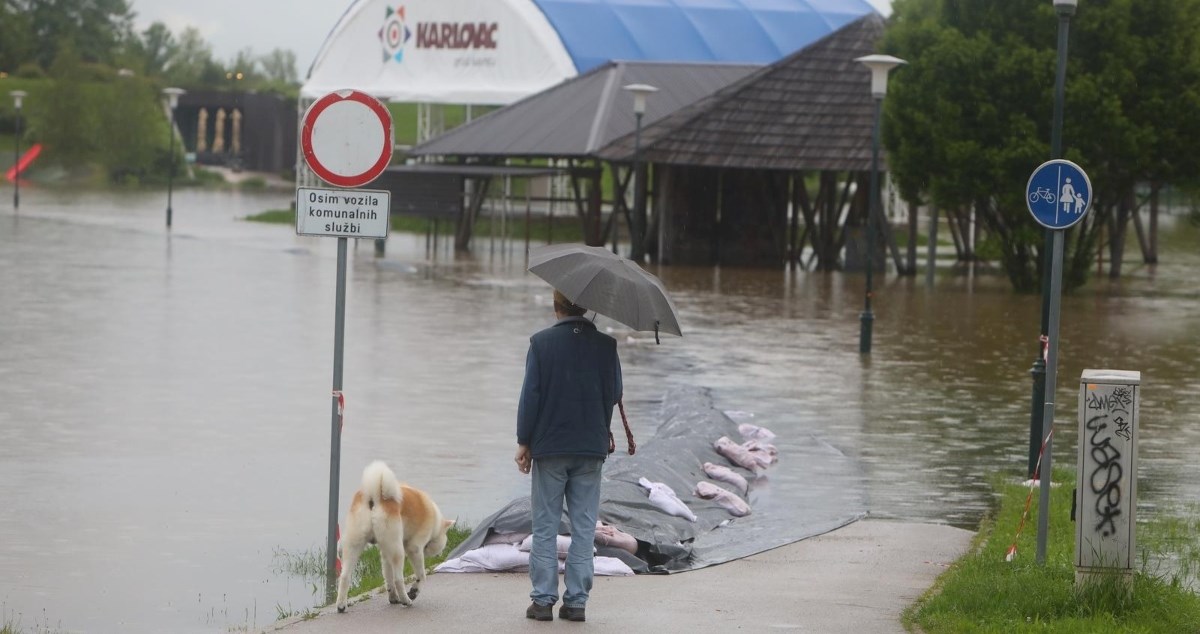 Korana i Kupa i dalje rastu i prijete Karlovcu, sve službe su na terenu