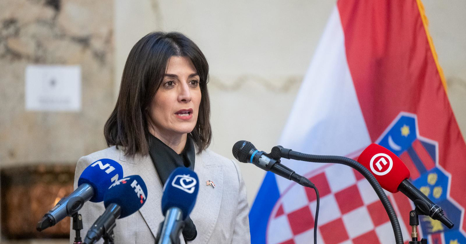 Bivša veleposlanica o Venezueli: Ljudi su jeli pse, Maduro je morao otići