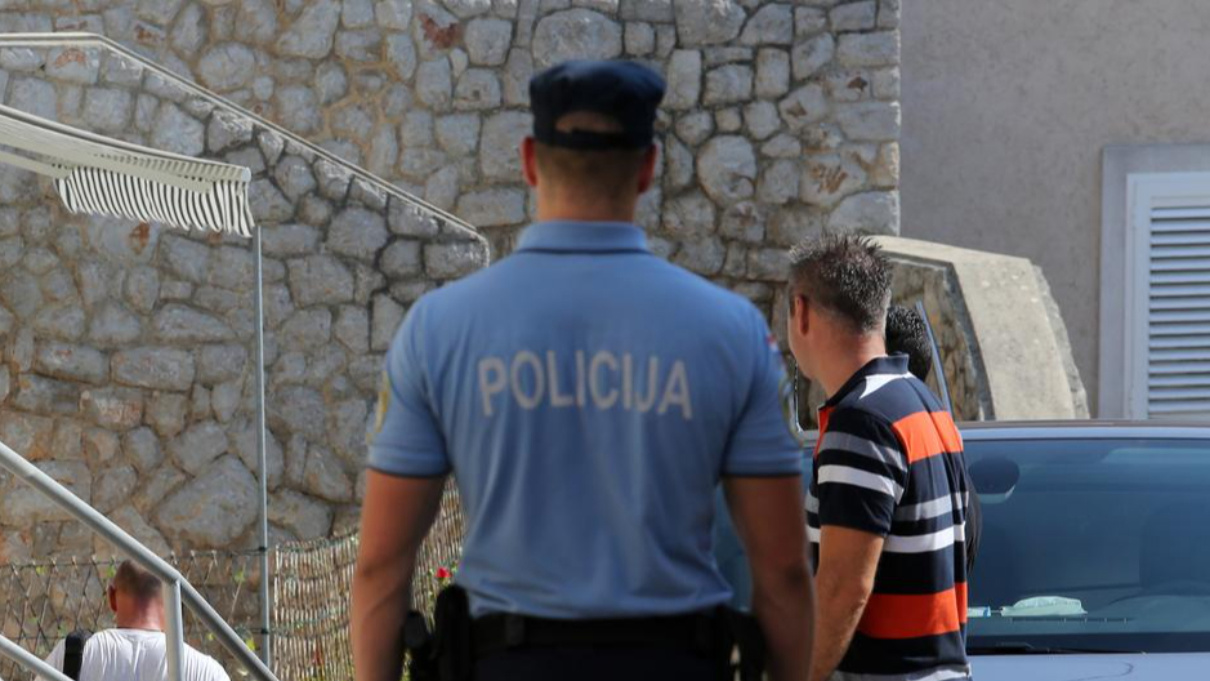 Dva Čeha u zatvoru, na Lošinju pronašli torbicu s više od 45.000 eura i uzeli je