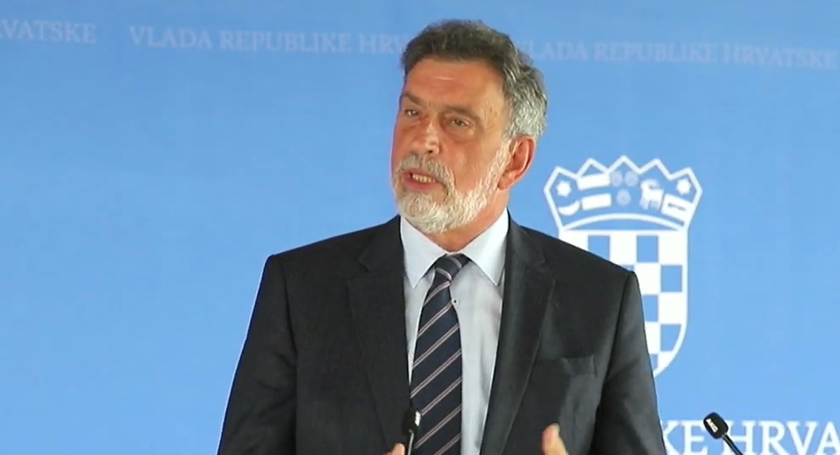 Fuchs: U školama ostaju maske i mjerenje temperature, mijenjaju se balončići