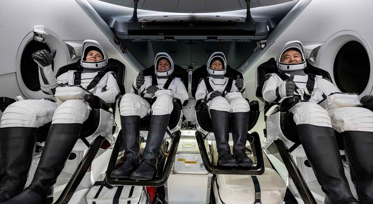 VIDEO Četveročlana posada svemirske kapsule Crew Dragon sletjela na Zemlju