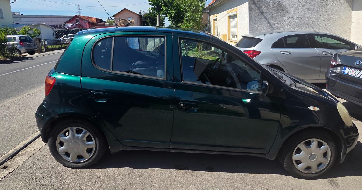 Najbolji auto oglasi: Očuvana Toyota Yaris iz 2004. s dodatnom opremom za servis