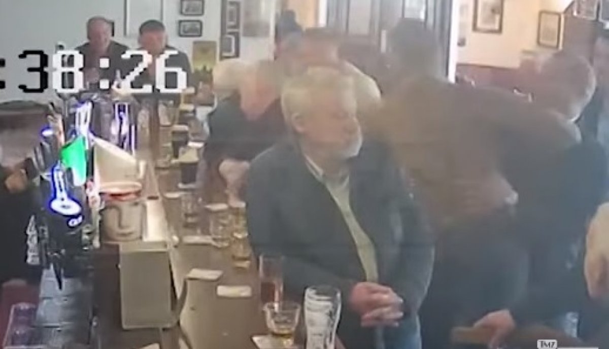 VIDEO McGregor zbog nevjerojatnog razloga šakom udario starijeg čovjeka