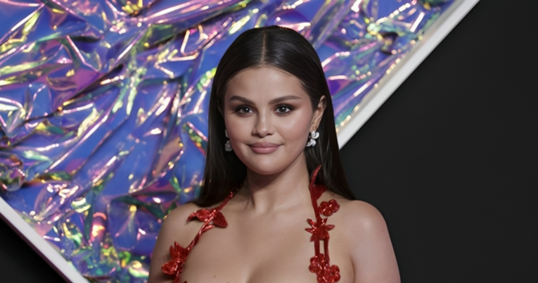 Selena Gomez ima novi imidž. Posvijetlila je kosu, pogledajte kako izgleda