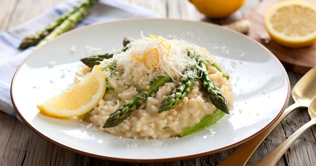 Kremasti proljetni rižoto sa šparogama - imamo jedini recept koji će vam trebati