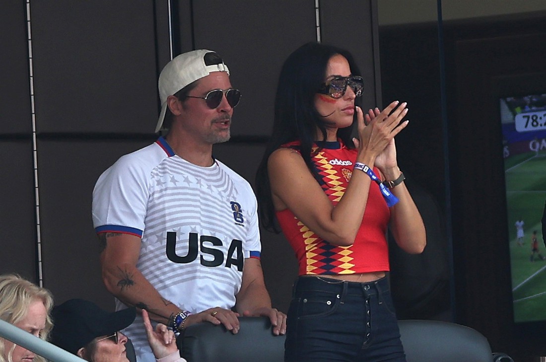 Brad Pitt došao na utakmicu Španjolske i Belgije, zbog izdanja ga sprdaju