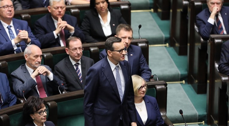 Poljska nacionalistička vlada podnijela ostavku na prvoj sjednici novog parlamenta