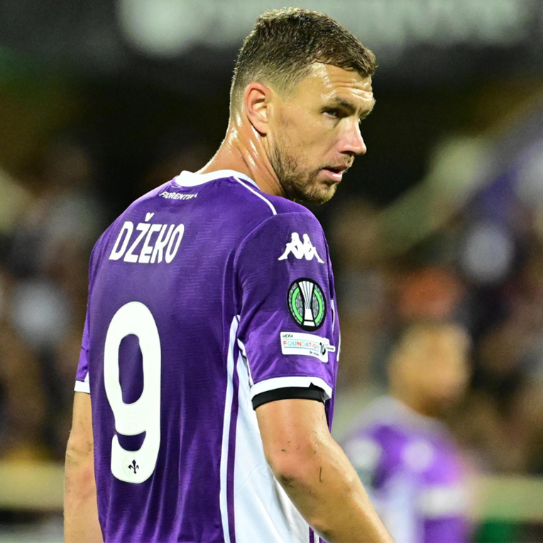 Džeko neočekivanim transferom stiže u posrnulog velikana?