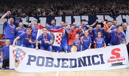 Pogledajte kako je MNK Torcida čestitao Futsal Dinamu na naslovu prvaka