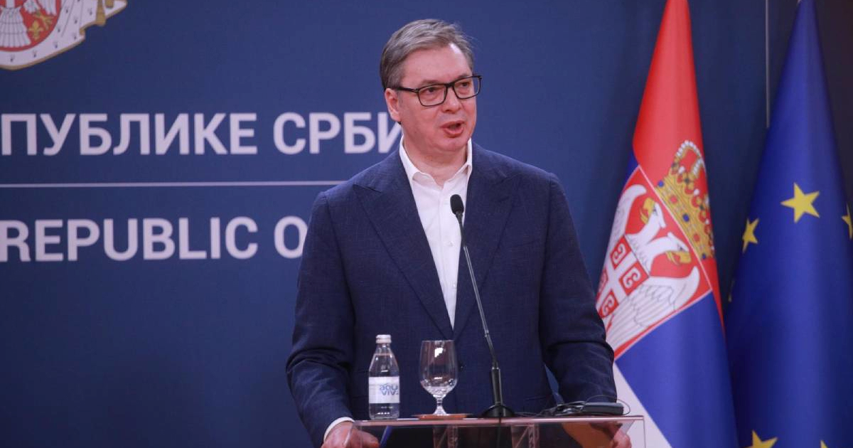 Vučić okrivio studente za prodaju Naftne industrije Srbije 2008. godine