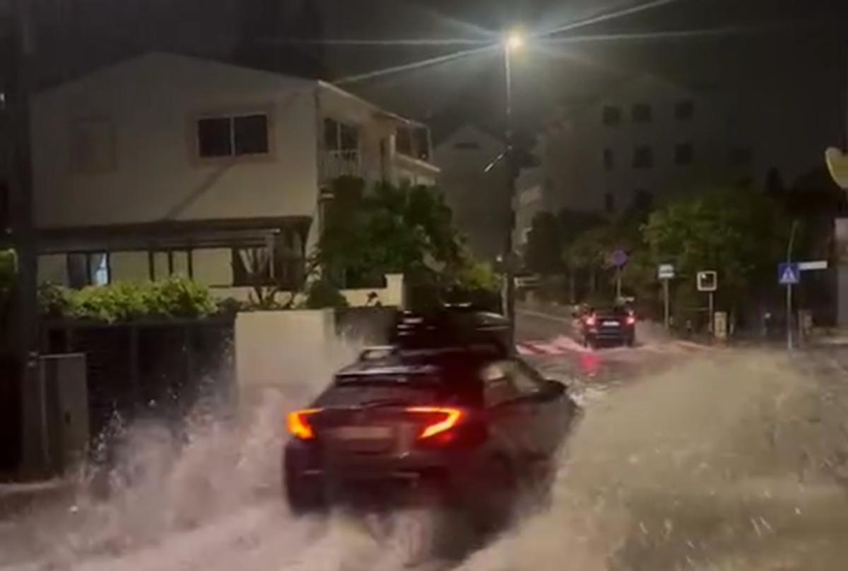 VIDEO Obilna kiša u Dubrovniku, ulice pune vode