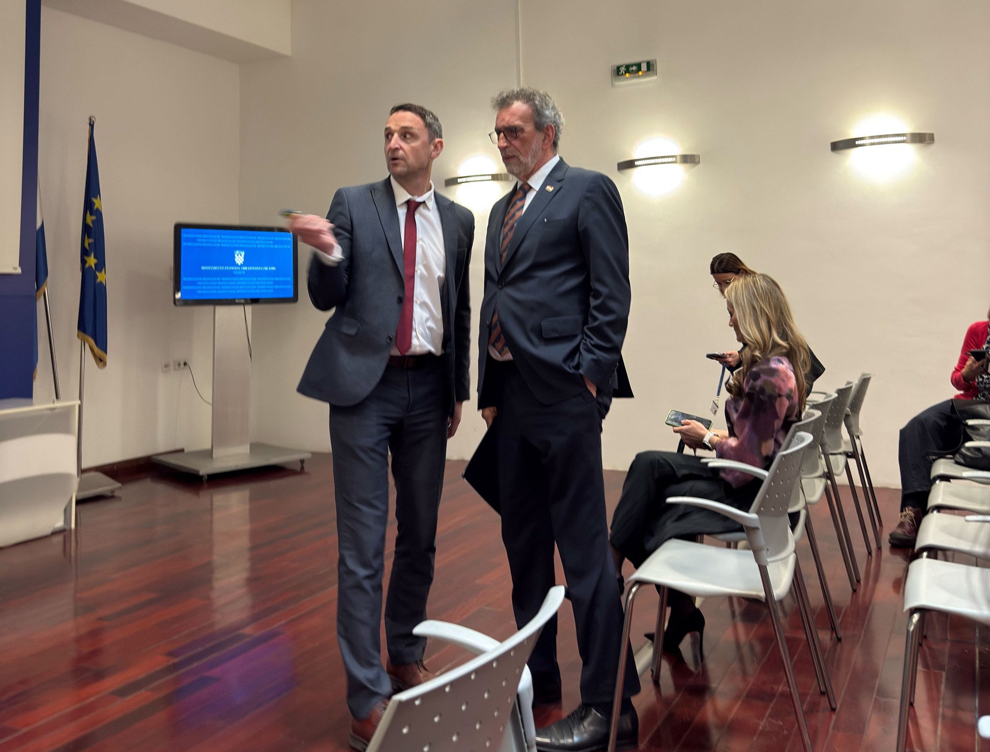 UŽIVO Fuchs predstavlja pravilnik za kazne učenicima