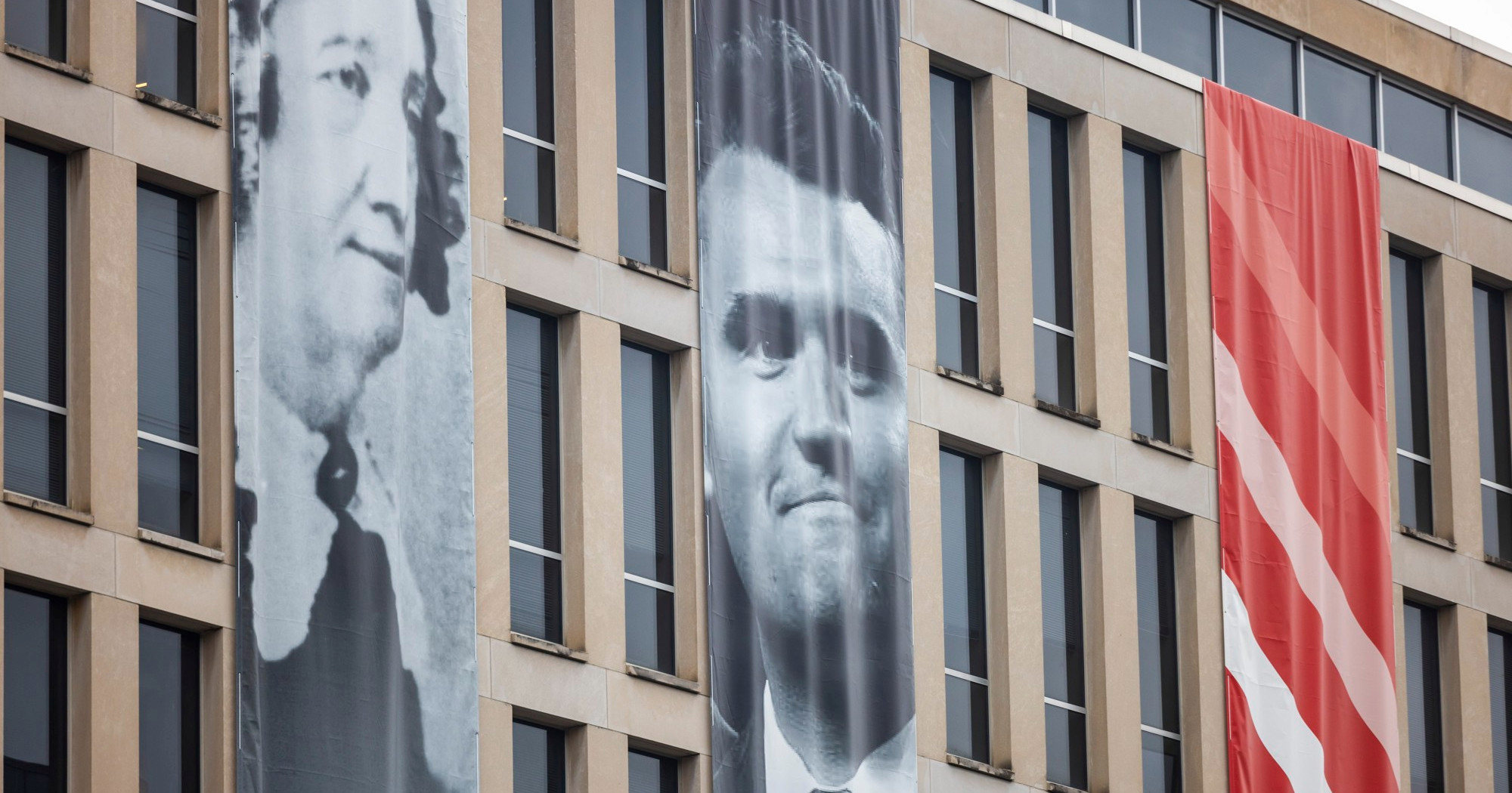 Ministarstvo obrazovanja SAD-a izvjesilo transparent s Charliejem Kirkom