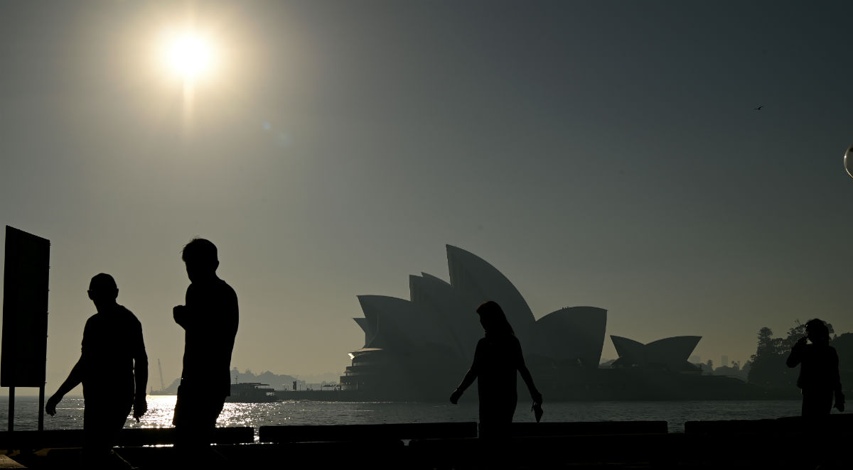 U Australiji gori oko 60 požara, dim opasan po zdravlje stigao do Sydneyja