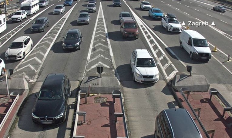 Gužve u smjeru mora i unutrašnjosti. Ko Trakošćana kolona 3 kilometra