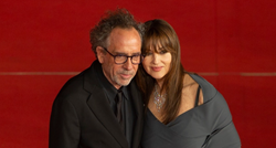 Monica Bellucci i Tim Burton na crvenom tepihu službeno potvrdili da su u vezi