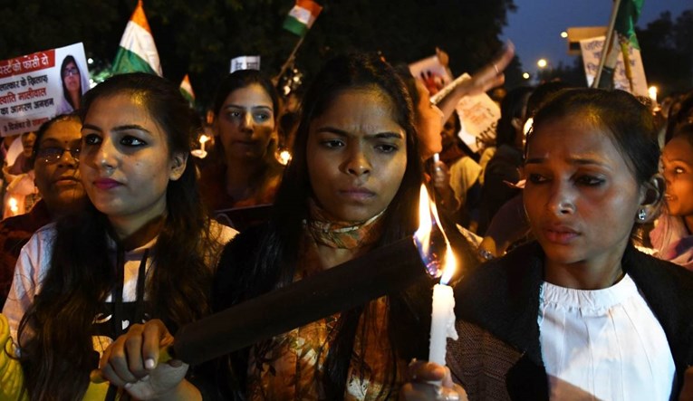 Djevojka (16) u Indiji tvrdi da ju je silovalo oko 400 muškaraca