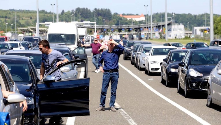 Božinović: Nadam da ćemo do početka turističke sezone ukinuti kontrole na granici 