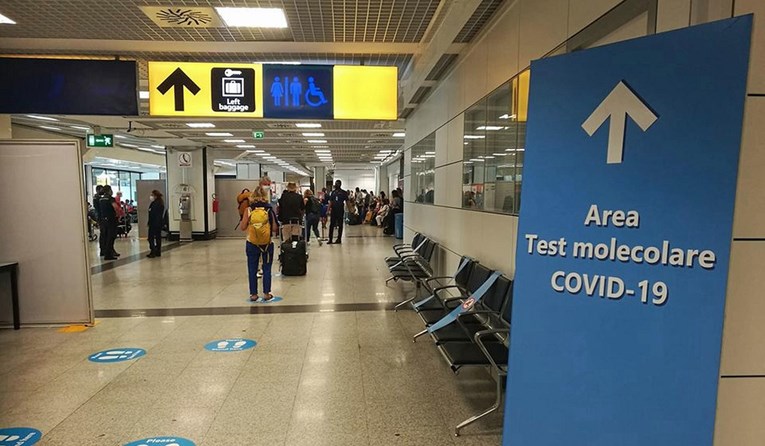 Avion koji je s Malte letio za Italiju vraćen zbog putnice, nije htjela nositi masku