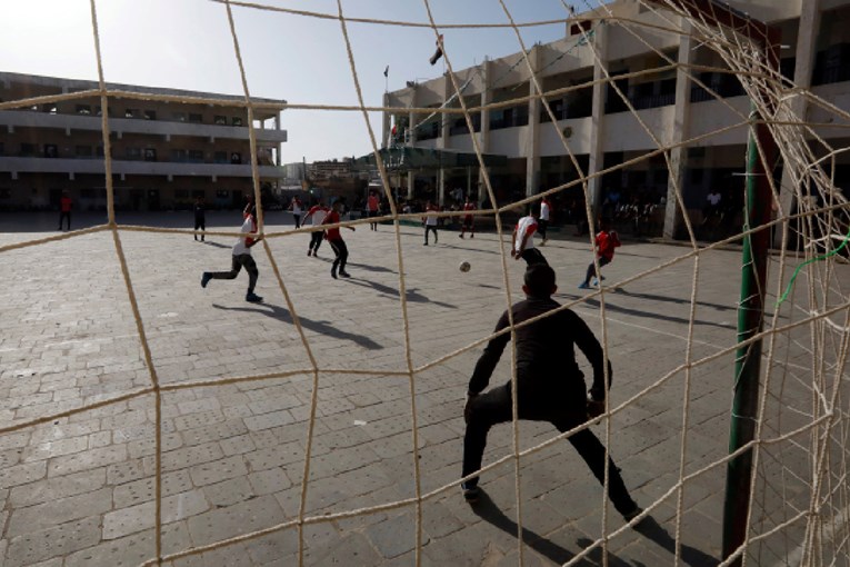 Skandal u Engleskoj. Mladim nogometašima urlali: Židovi i crn*uge, marš u komore