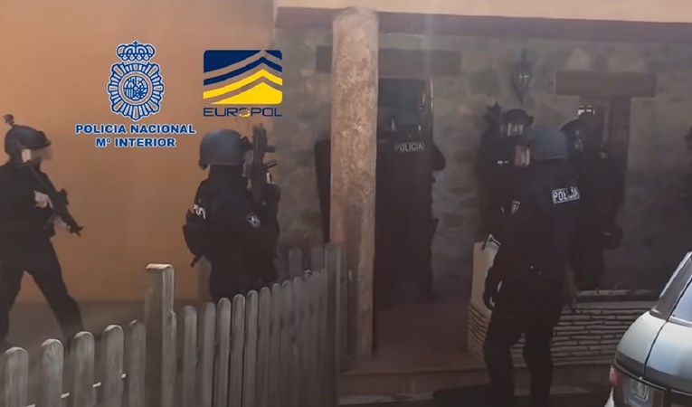 VIDEO Španjolska policija razbila Balkanski kartel, našli tone kokaina, snimili upad