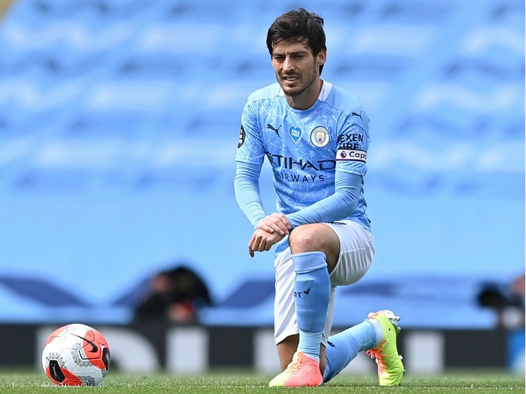 David Silva potpisao ugovor tri godine nakon umirovljenja. Objasnio je što se događa